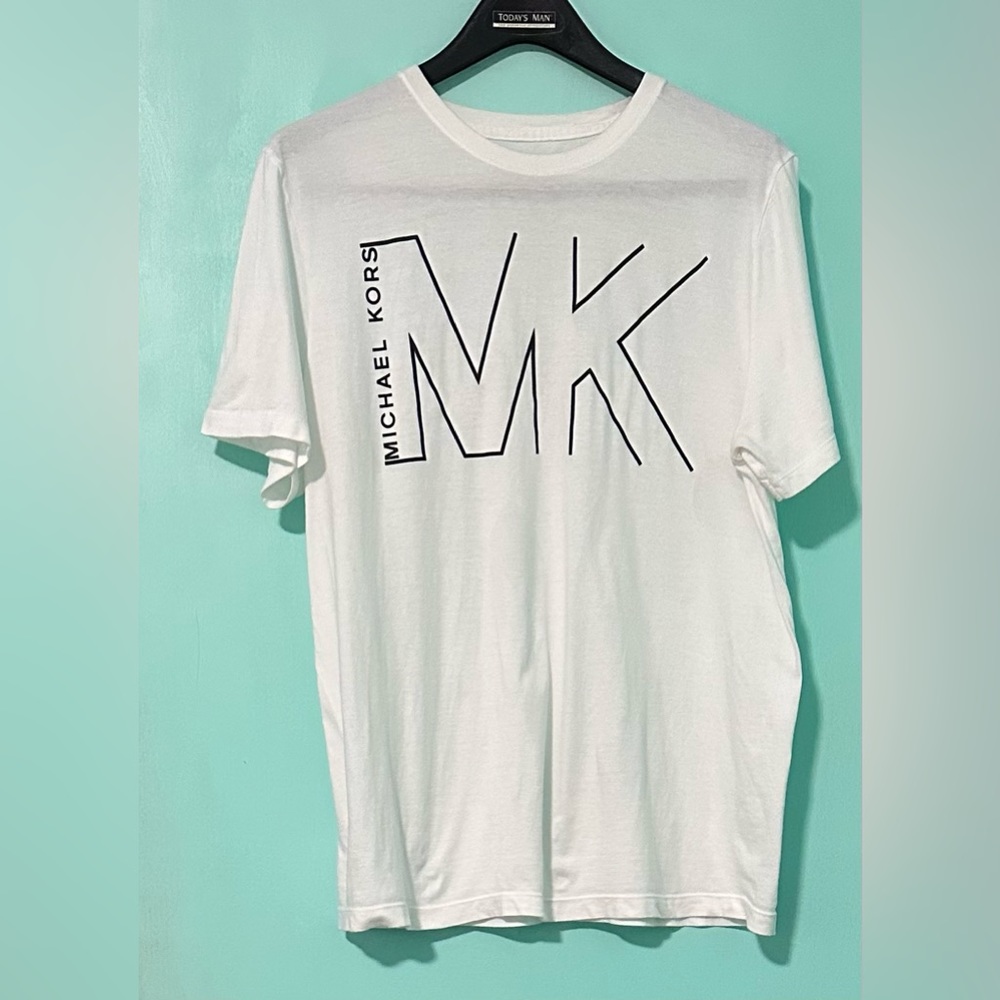 Michael Kors man T-shirts size medium 100% cotton. Excellent condition.